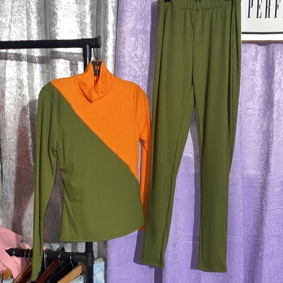 Stylish 2pc Outfit - Picture 3 of 4